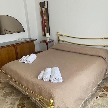 Dolce Sicily A 2Km Dal Centro Apartment Palermo Bagian luar foto