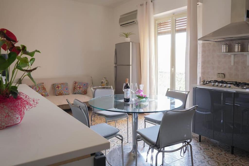 Dolce Sicily A 2Km Dal Centro Apartment Palermo Bagian luar foto