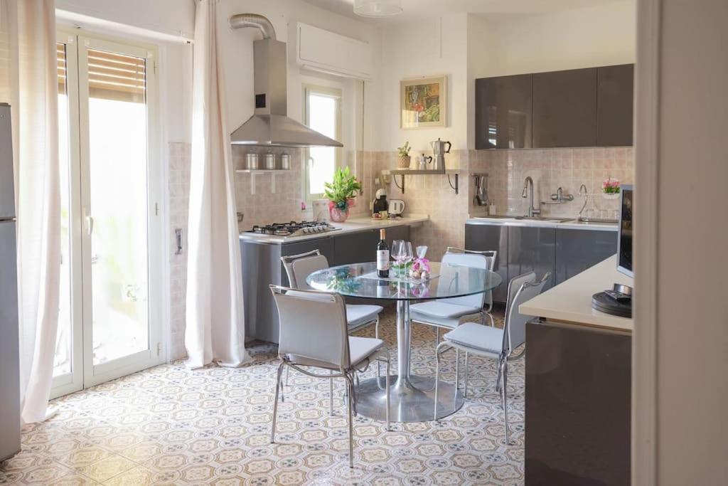 Dolce Sicily A 2Km Dal Centro Apartment Palermo Bagian luar foto