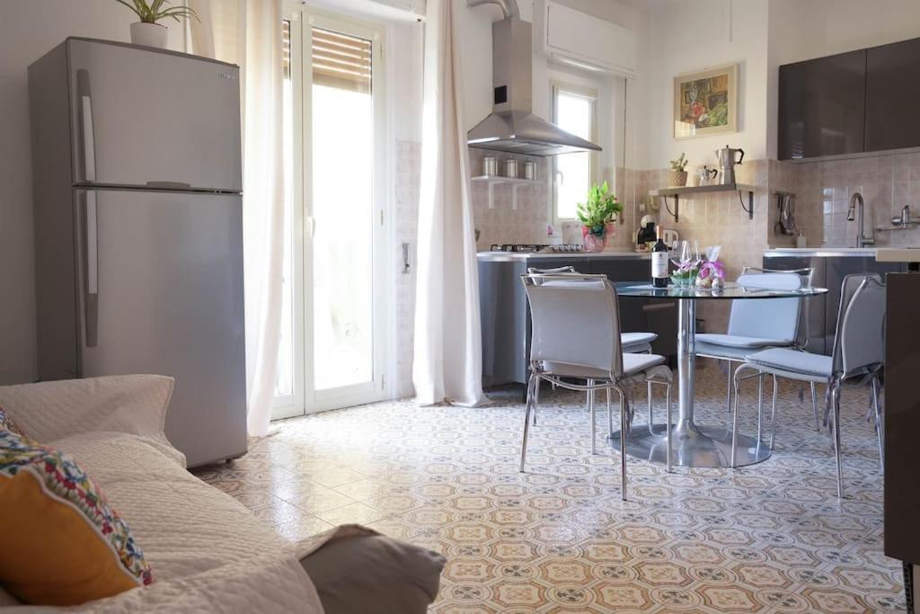 Dolce Sicily A 2Km Dal Centro Apartment Palermo Bagian luar foto